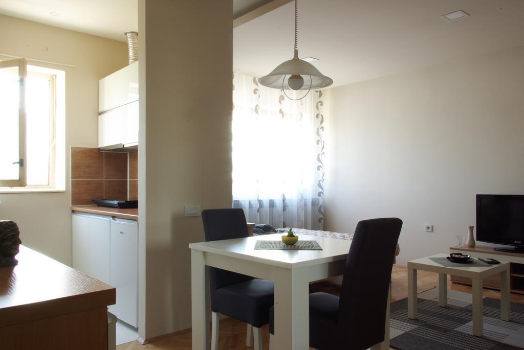 Square Studio Apartment Ni 外观 照片