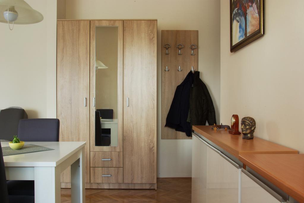 Square Studio Apartment Ni 外观 照片