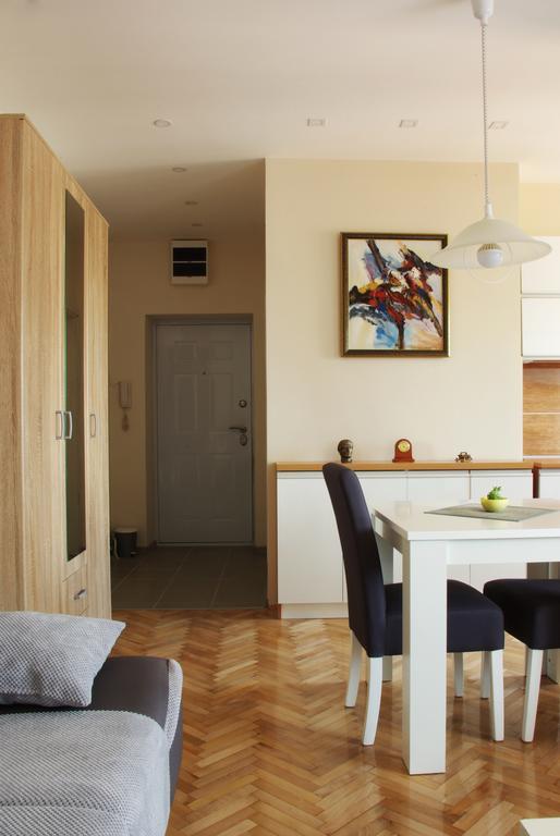 Square Studio Apartment Ni 外观 照片