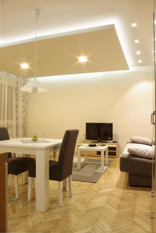 Square Studio Apartment Ni 外观 照片