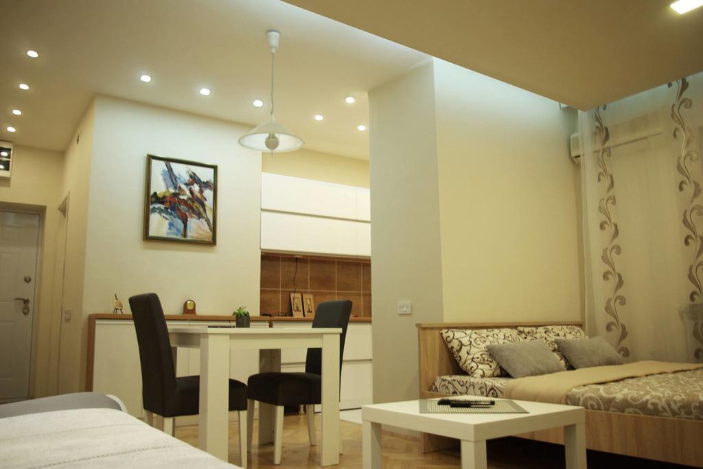 Square Studio Apartment Ni 外观 照片
